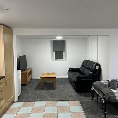 Studio Flat Twin - Town Centre Merthyr Tydfil Exterior foto