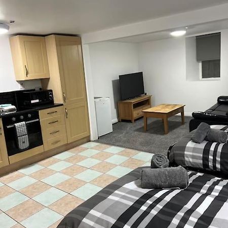 Studio Flat Twin - Town Centre Merthyr Tydfil Exterior foto