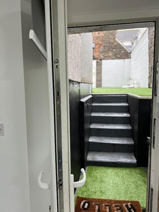 Studio Flat Twin - Town Centre Merthyr Tydfil Exterior foto